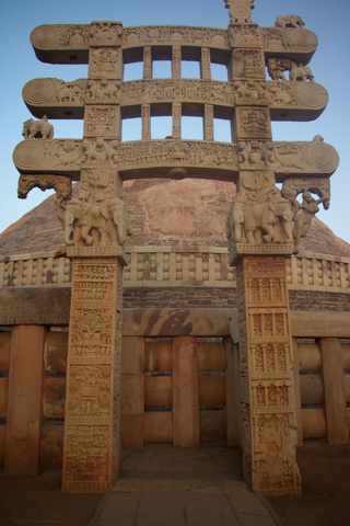 Image of gateway to Great Stupa